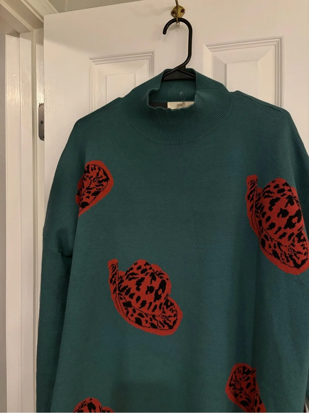 Entro Cowboy Hat Animal Print Sweater Green Medium